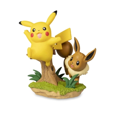COMBO HOBBY: Papuci de pluș pentru copii - Colecția Poké Ball Eevee + Pikachu și Eevee