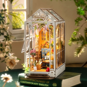 Robotime DIY Model Kit - Garden House 