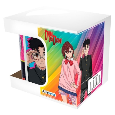 Cană Dandadan în ambalaj pregătită pentru a fi oferită cadou