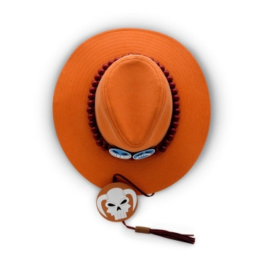 Șapca replică Portgas D Ace expusă