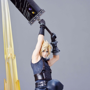 Final Fantasy VII Rebirth PVC Figure - Cloud Strife 30 cm