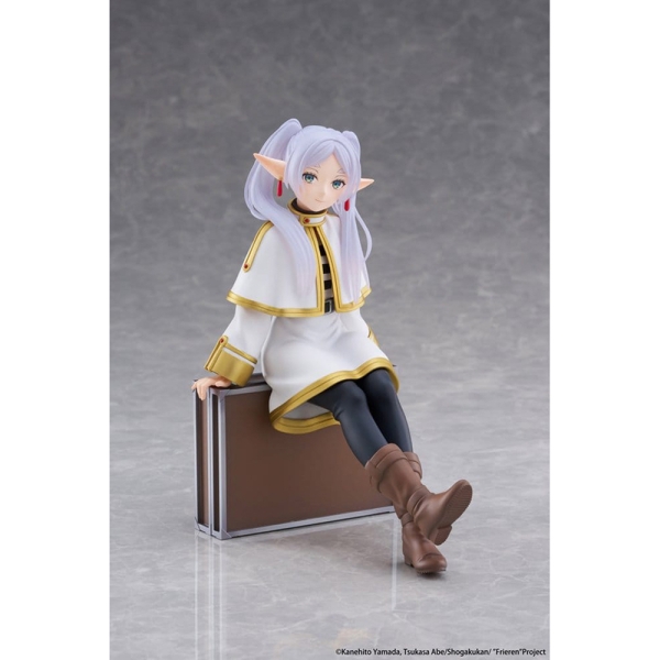 PRE-ORDER: Frieren: Beyond Journey's End PVC Figure Desktop - Cute Frieren (Trunk Case Ver.) Reissue 13 cm