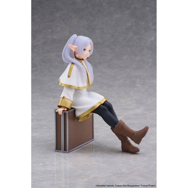 PRE-ORDER: Frieren: Beyond Journey's End PVC Figure Desktop - Cute Frieren (Trunk Case Ver.) Reissue 13 cm