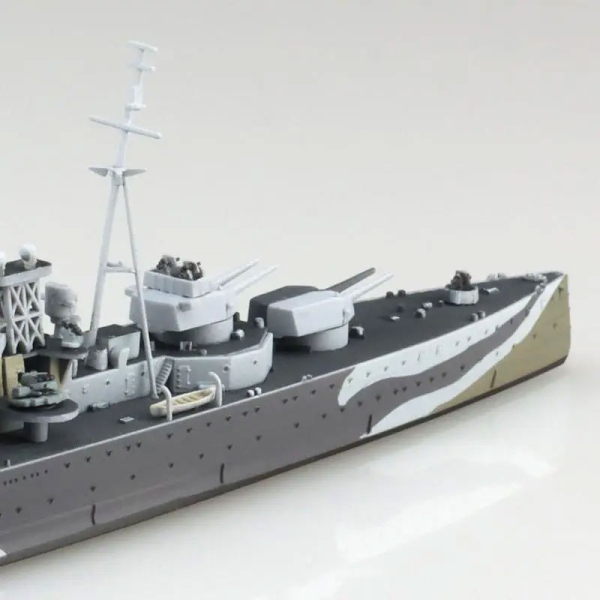 Kit de machete din plastic - Crucișătorul greu Kent al Marinei Regale 1/700