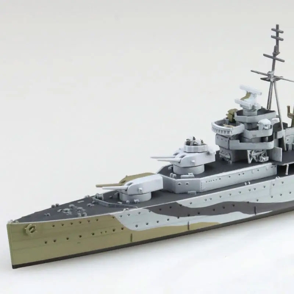 Kit de machete din plastic - Crucișătorul greu Kent al Marinei Regale 1/700