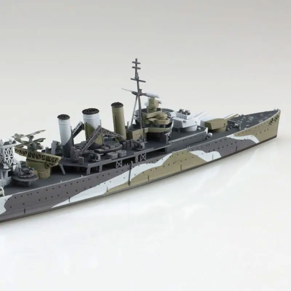 Kit de machete din plastic - Crucișătorul greu Kent al Marinei Regale 1/700