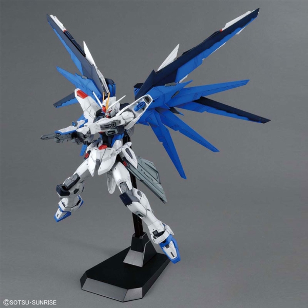 (MG) Kit de machete Gundam - Freedom Gundam Versiunea 2.0 1/100