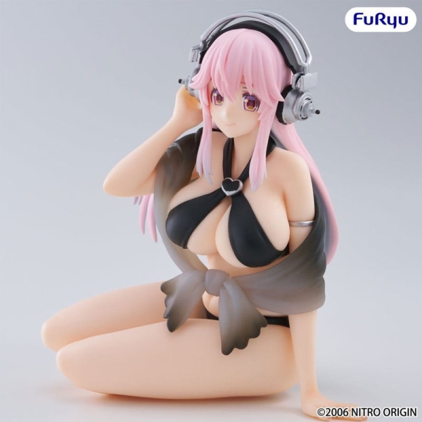 PRE-ORDER: Statuetă PVC Super Sonico Noodle Stopper – Super Sonico (Versiunea în costum de baie negru), 10 cm
