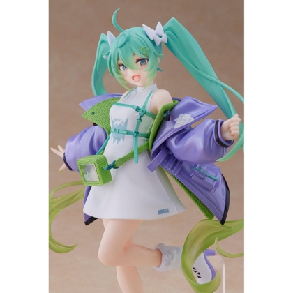 Hatsune Miku PVC Statue -  Fashion Figure Sporty 18 cm