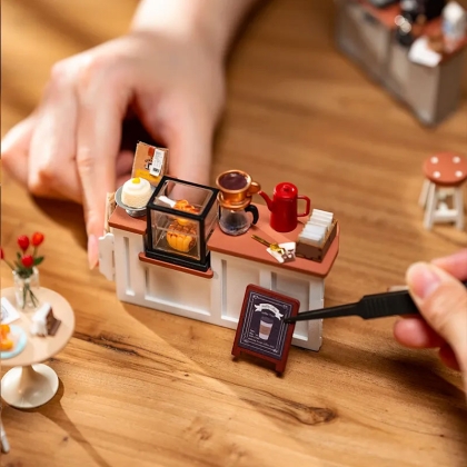 Robotime DIY Model Kit - No.17 Café