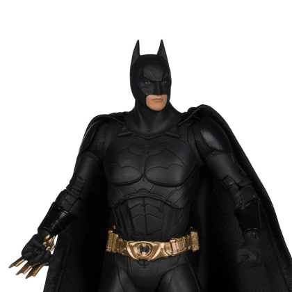 Prim-plan cu masca și fața lui Batman