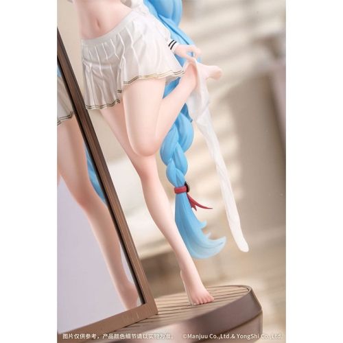 Azur Lane PVC Statue 1/8 Janus Fear of Changing Clothes 20 cm