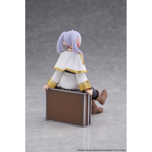 PRE-ORDER: Frieren: Beyond Journey's End PVC Figure Desktop - Cute Frieren (Trunk Case Ver.) Reissue 13 cm