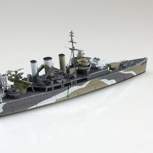 Kit de machete din plastic - Crucișătorul greu Kent al Marinei Regale 1/700