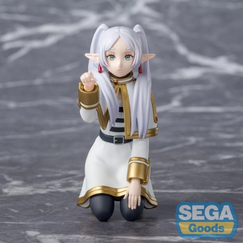 Frieren: Beyond Journey's End PM Perching Figure - Frieren Poking Something